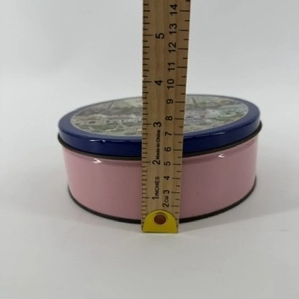 Vintage 1991 Charles Wysocki Confection Street Round Tin Pink Blue Folk Art 7in